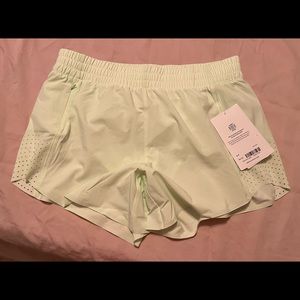 Athleta Hustle 4.5” shorts size Small